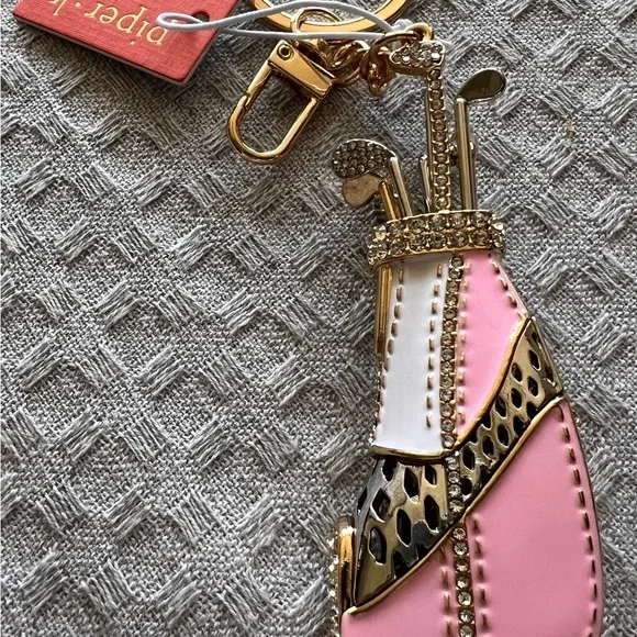 NWT gorgeous and whimsical Piper•K golf bag and clubs pink and cream key ring. - Picture 4 of 12